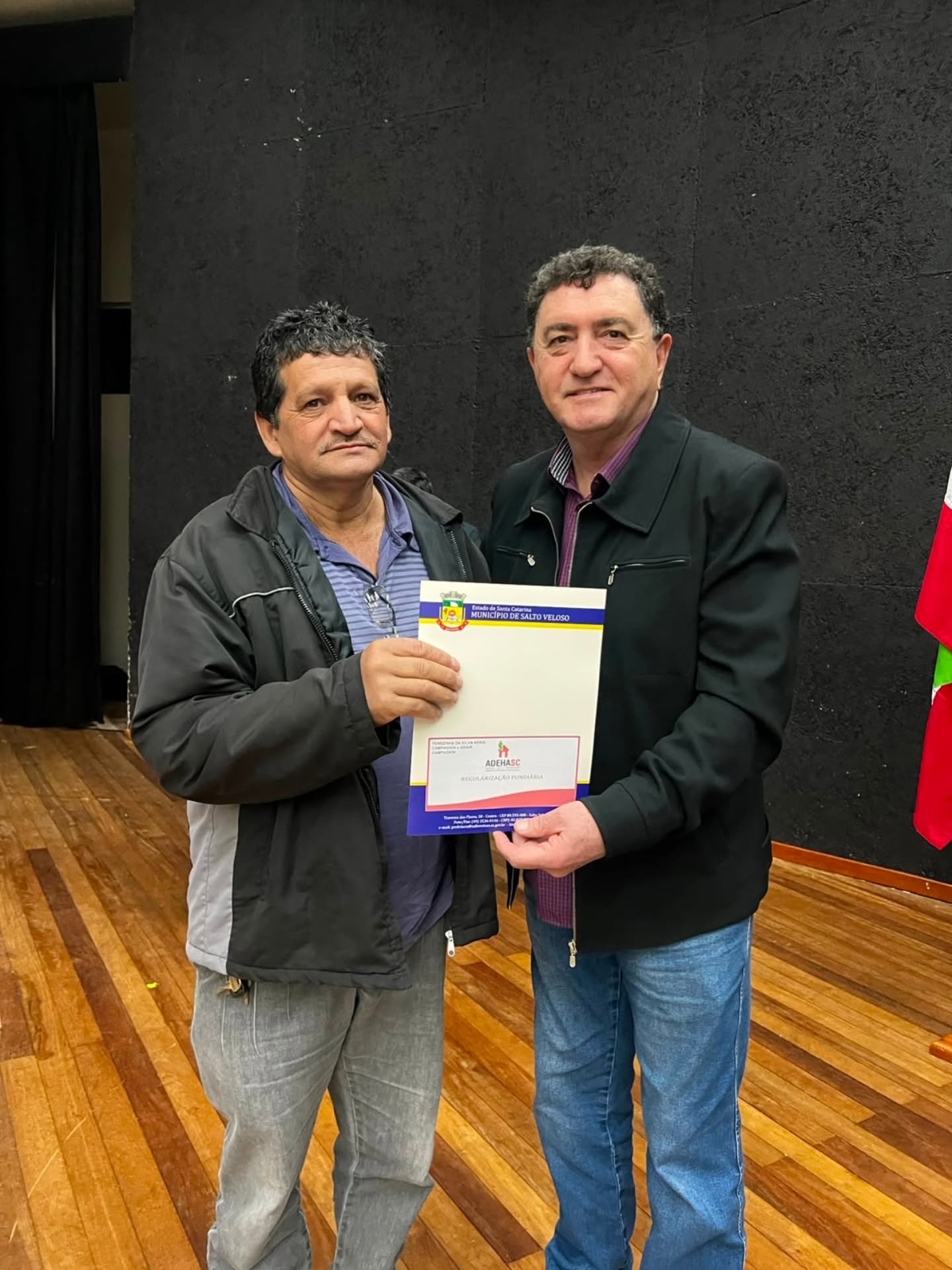 Entrega de título - Terezinha e Adair Campagnin